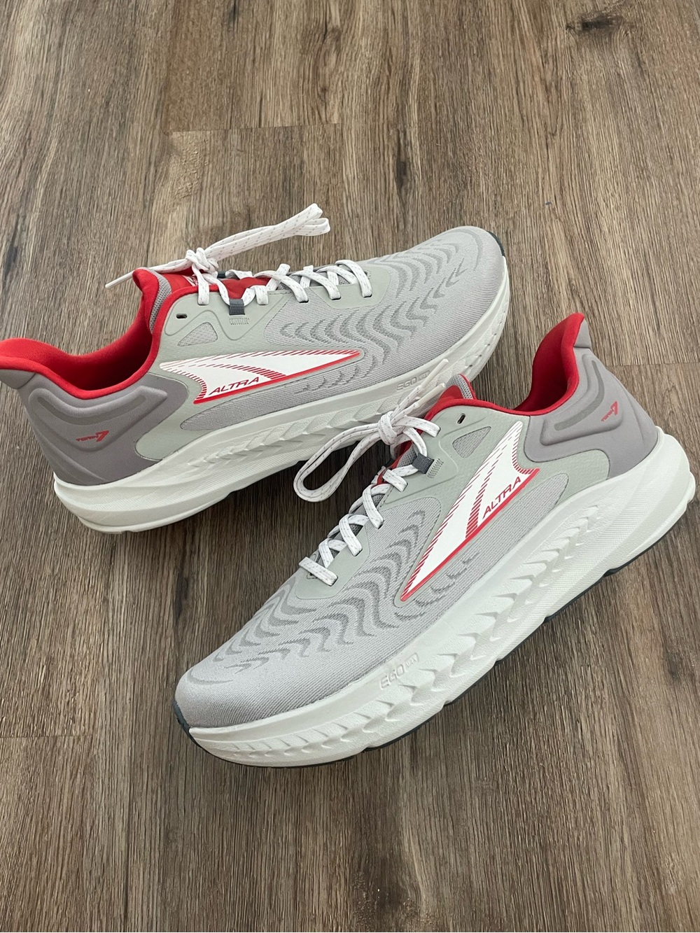 Altra Men's Light Gray and Red Road-Running Sneakers